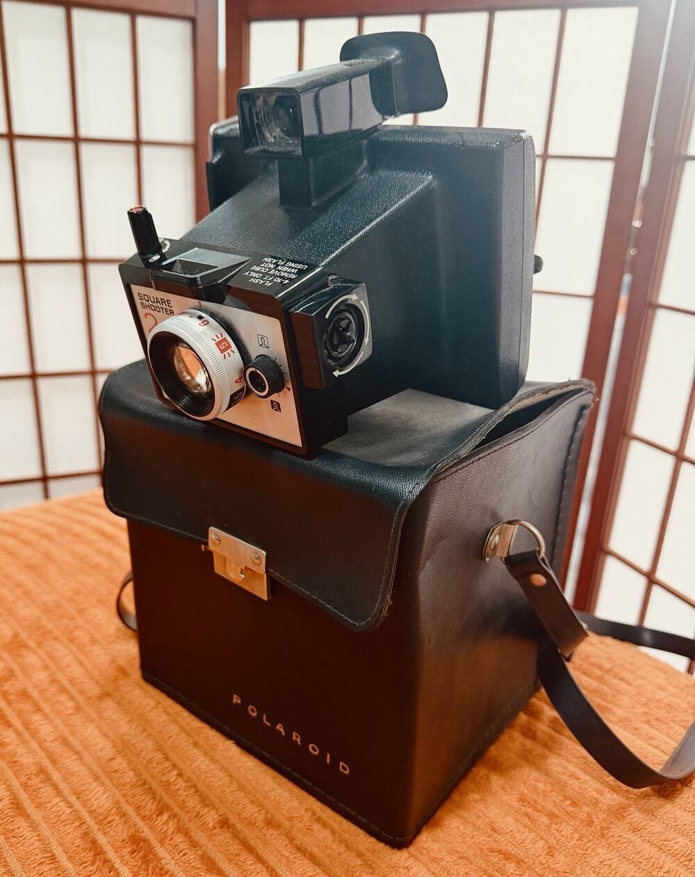 Vintage Polaroid Square Shooter 2 Land Camera Type 88 w/ Original Case 1970s
